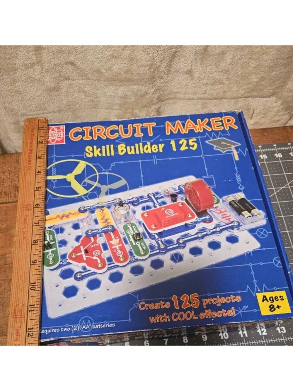 Edu Toys Circuit Maker Skill Builder Create 125 electronics projects W/ Cool